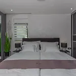 Luxury Lorena With Heated Pool, Jacuzzi,sauna And Seaview Crikvenica