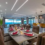 Luxury Lorena With Heated Pool, Jacuzzi,sauna And Seaview * Crikvenica