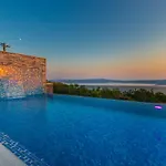 Villa Luxury Lorena With Heated Pool, Jacuzzi,sauna And Seaview