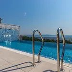 Luxury Lorena With Heated Pool, Jacuzzi,sauna And Seaview Villa