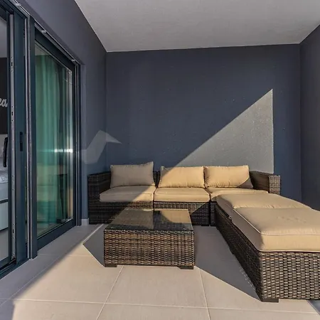 Luxury Lorena With Heated Pool, Jacuzzi,sauna And Seaview וילה קריקווניצה