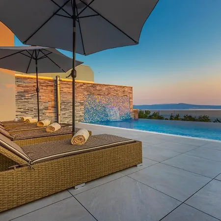 וילה Luxury Lorena With Heated Pool, Jacuzzi,sauna And Seaview קריקווניצה