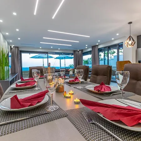 וילה Luxury Lorena With Heated Pool, Jacuzzi,sauna And Seaview
