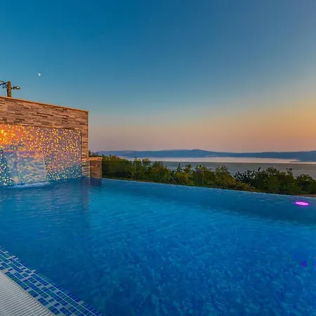 וילה Luxury Lorena With Heated Pool, Jacuzzi,sauna And Seaview