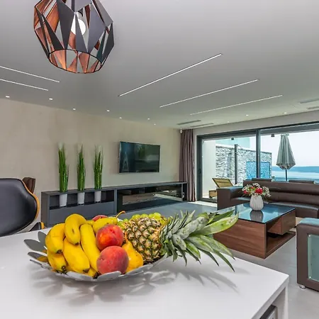 Luxury Lorena With Heated Pool, Jacuzzi,sauna And Seaview וילה