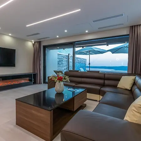 וילה Luxury Lorena With Heated Pool, Jacuzzi,sauna And Seaview קריקווניצה