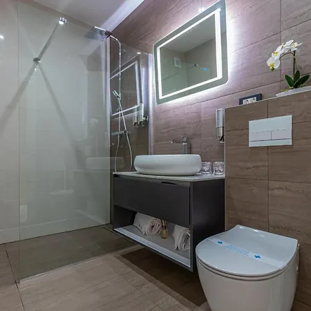 וילה Luxury Lorena With Heated Pool, Jacuzzi,sauna And Seaview