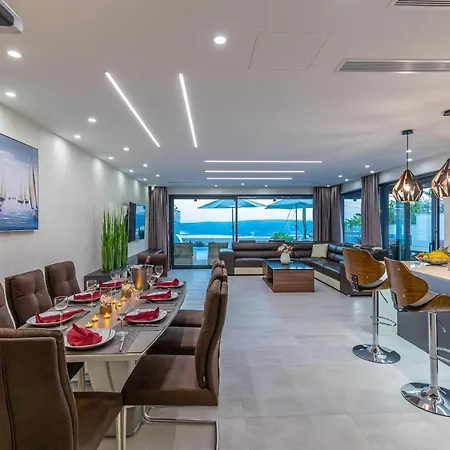 וילה Luxury Lorena With Heated Pool, Jacuzzi,sauna And Seaview