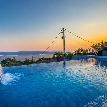 Luxury Lorena With Heated Pool, Jacuzzi,sauna And Seaview קריקווניצה