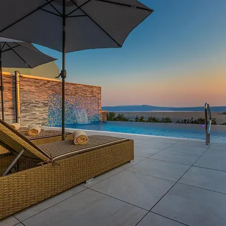 וילה Luxury Lorena With Heated Pool, Jacuzzi,sauna And Seaview קריקווניצה