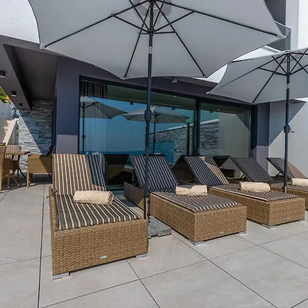 Luxury Lorena With Heated Pool, Jacuzzi,sauna And Seaview וילה