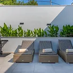 Luxury Lorena With Heated Pool, Jacuzzi,sauna And Seaview