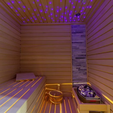 Luxury Lorena With Heated Pool, Jacuzzi,sauna And Seaview