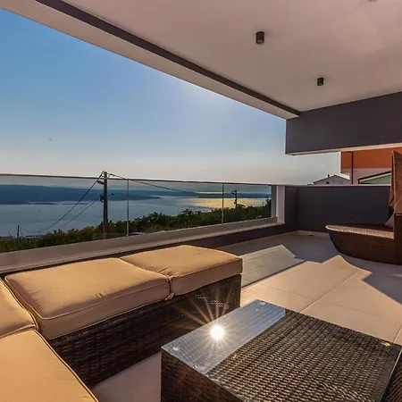 Luxury Lorena With Heated Pool, Jacuzzi,sauna And Seaview * Crikvenica