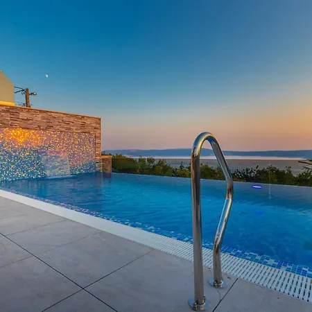 Luxury Lorena With Heated Pool, Jacuzzi,sauna And Seaview *