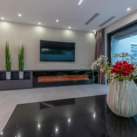 Villa Luxury Lorena With Heated Pool, Jacuzzi,sauna And Seaview *