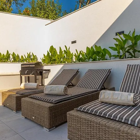 Luxury Lorena With Heated Pool, Jacuzzi,sauna And Seaview * Crikvenica