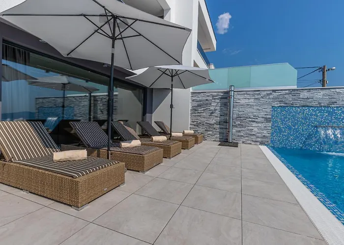 Luxury Lorena With Heated Pool, Jacuzzi,sauna And Seaview ヴィラ ツリクヴェニツァ