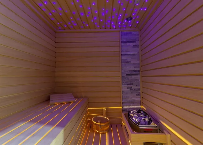 Luxury Lorena With Heated Pool, Jacuzzi,sauna And Seaview