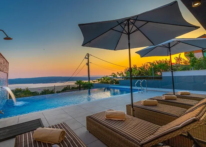 ヴィラ Luxury Lorena With Heated Pool, Jacuzzi,sauna And Seaview *