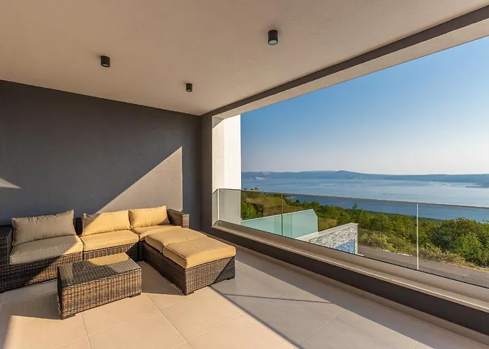 ヴィラ Luxury Lorena With Heated Pool, Jacuzzi,sauna And Seaview