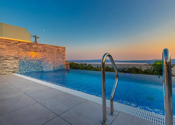 Luxury Lorena With Heated Pool, Jacuzzi,sauna And Seaview *