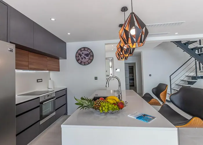 Luxury Lorena With Heated Pool, Jacuzzi,sauna And Seaview * ツリクヴェニツァ