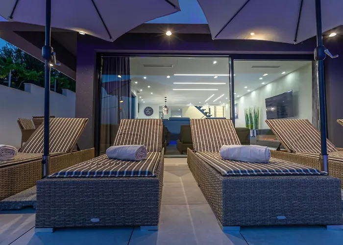 Luxury Lorena With Heated Pool, Jacuzzi,sauna And Seaview ツリクヴェニツァ