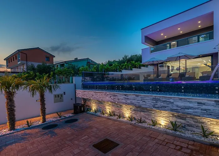 ヴィラ Luxury Lorena With Heated Pool, Jacuzzi,sauna And Seaview *