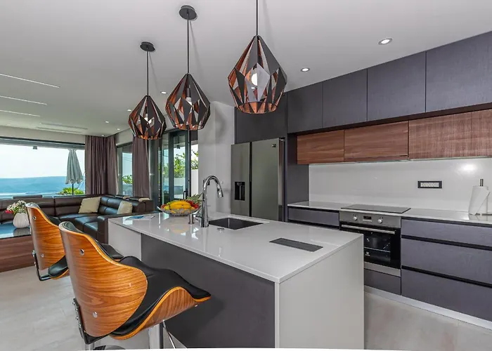 Luxury Lorena With Heated Pool, Jacuzzi,sauna And Seaview *