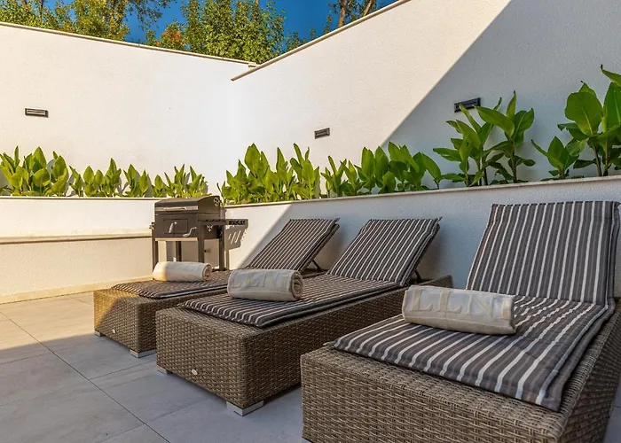 Luxury Lorena With Heated Pool, Jacuzzi,sauna And Seaview * ツリクヴェニツァ