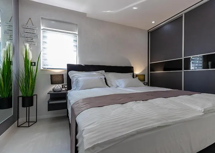 ヴィラ Luxury Lorena With Heated Pool, Jacuzzi,sauna And Seaview ツリクヴェニツァ